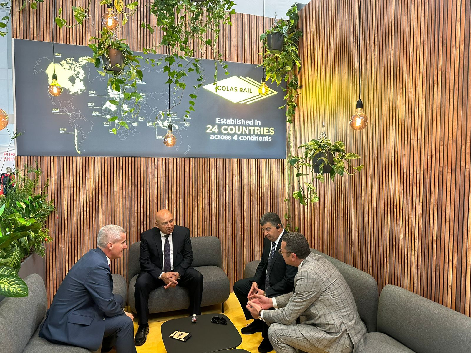 وزير النقل والصناعة