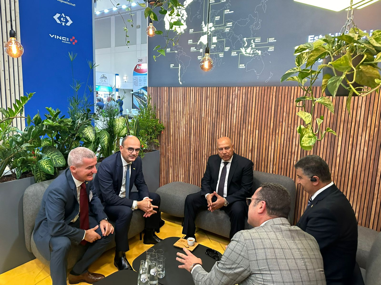 وزير النقل والصناعة