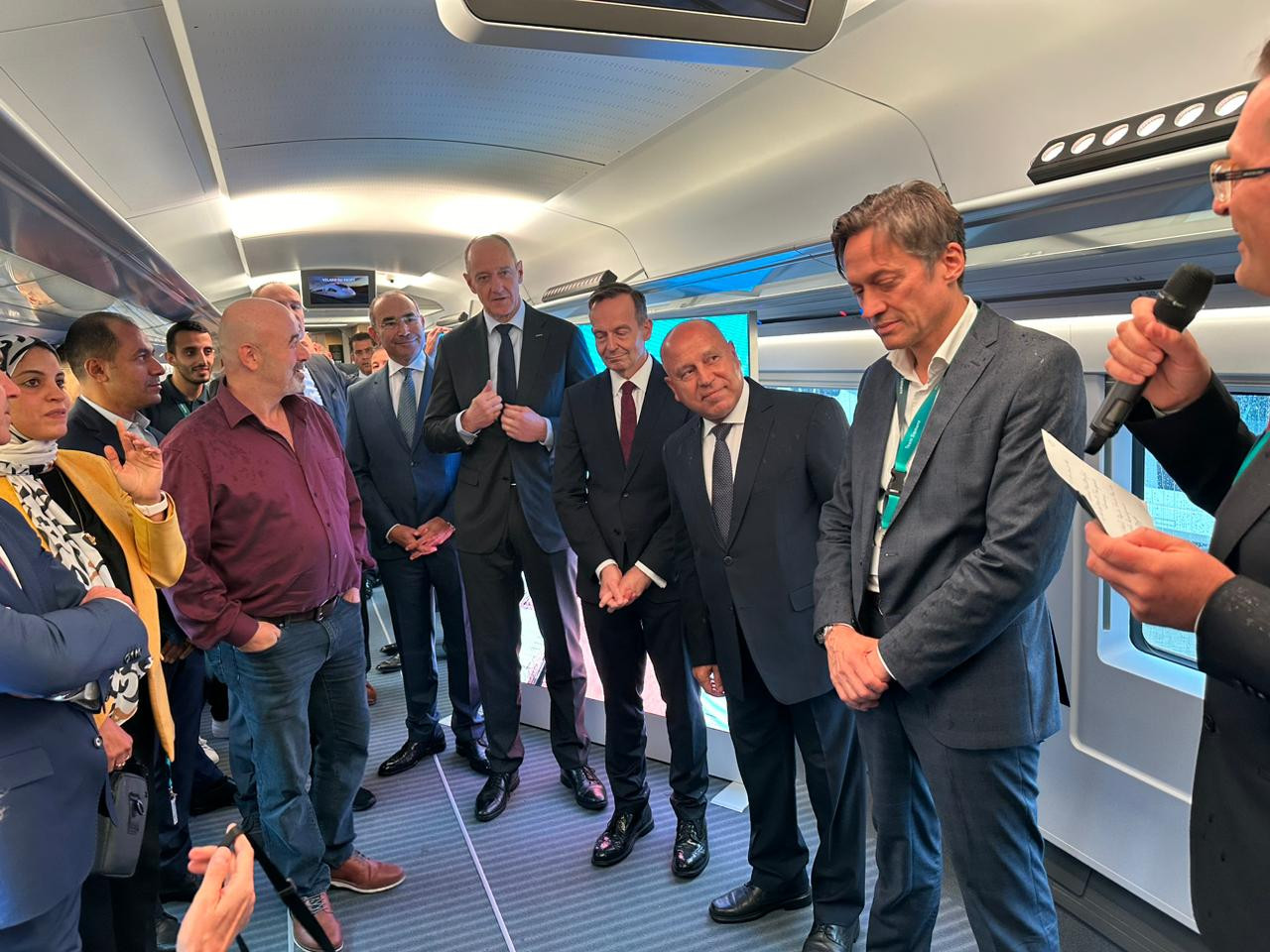 وزير النقل والصناعة