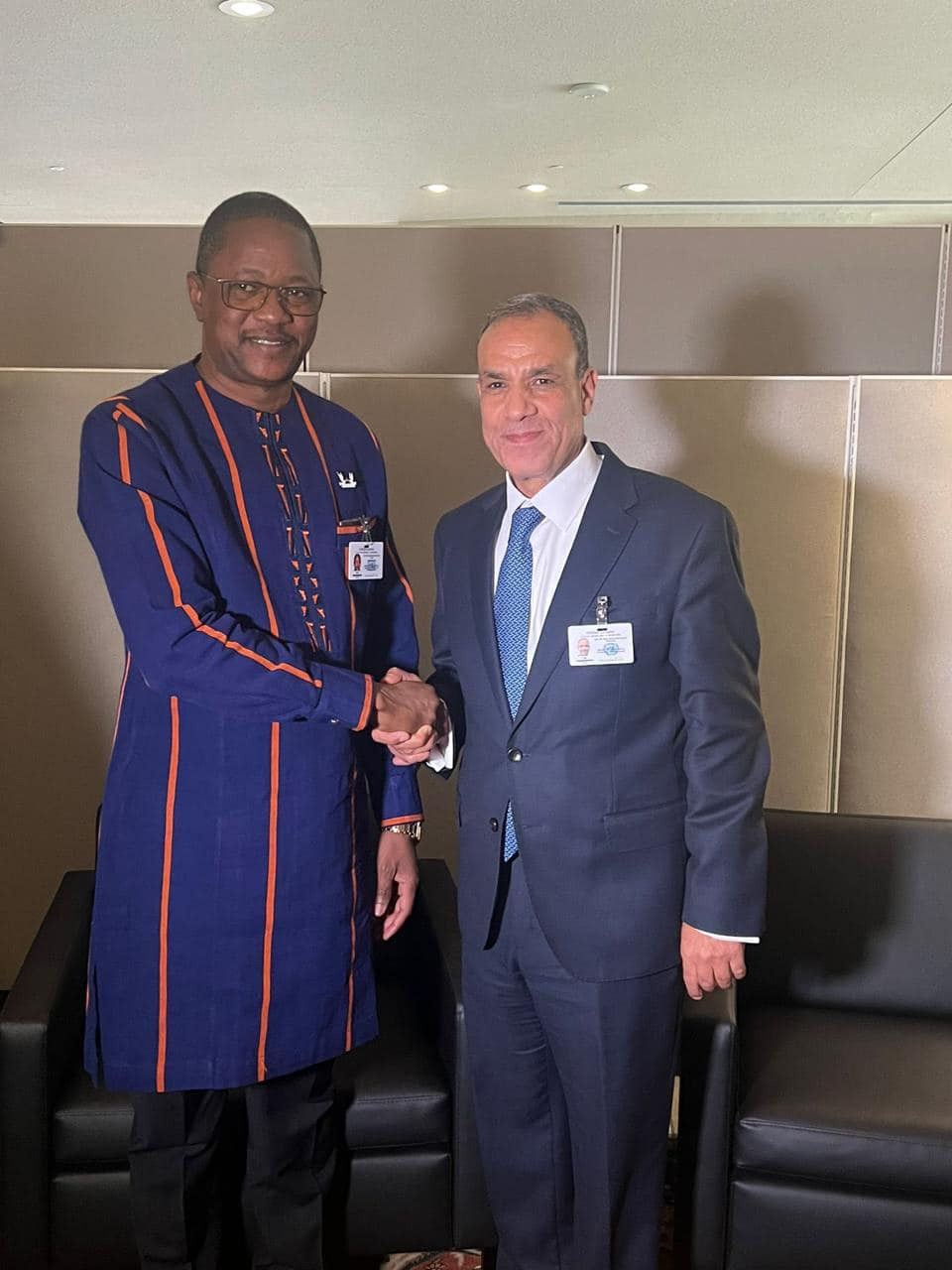 وزير الخارجية