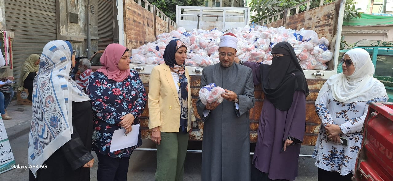توزيع سلع غذائية