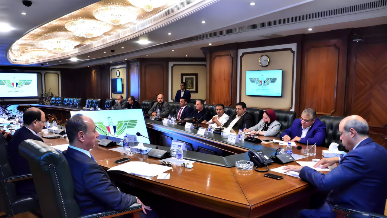 وزير الطيران والبالون الطائر