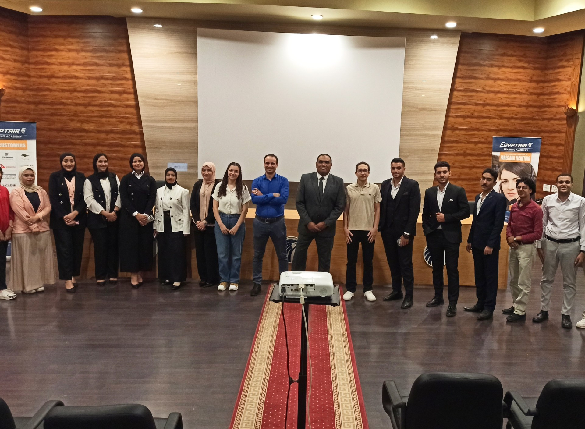 أكاديمية مصر للطيران