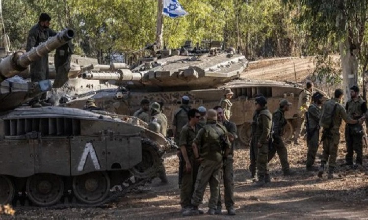 محلل سياسي: إسرائيل تستعد لاجتياح برى بحشد الدبابات على الحدود اللبنان