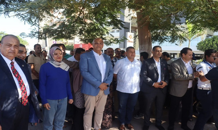 محافظ القليوبية يقود مسيرة نيلية احتفالاً بذكرى انتصارات أكتوبر