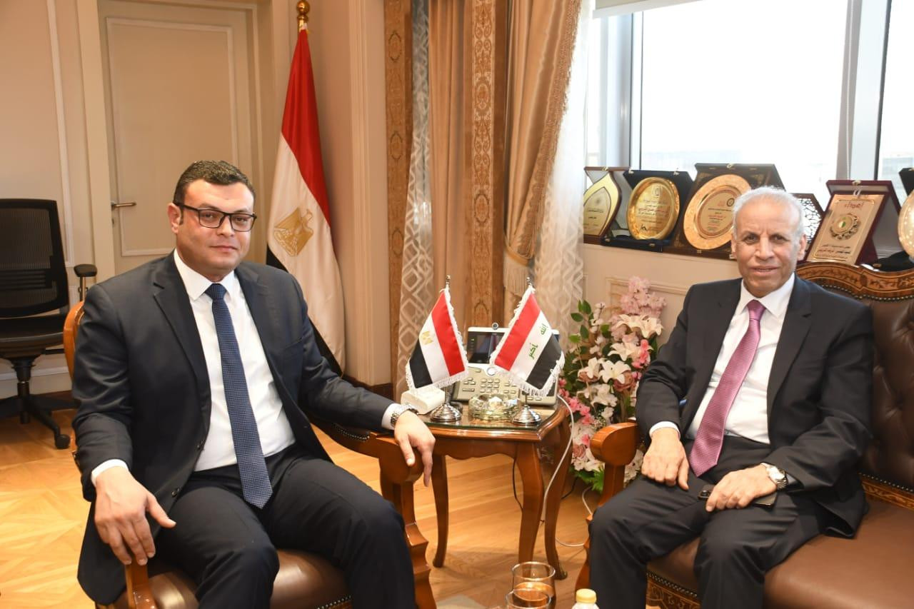 وزير الإسكان والسفير العراقي