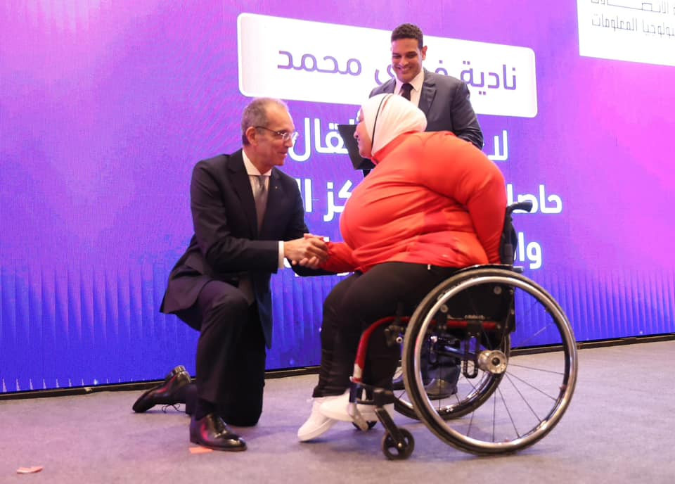 وزيرا الاتصالات والرياضة