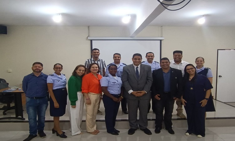 في دورة تثقيفية  بكلية القوات  الجوية البرازيلية  ..