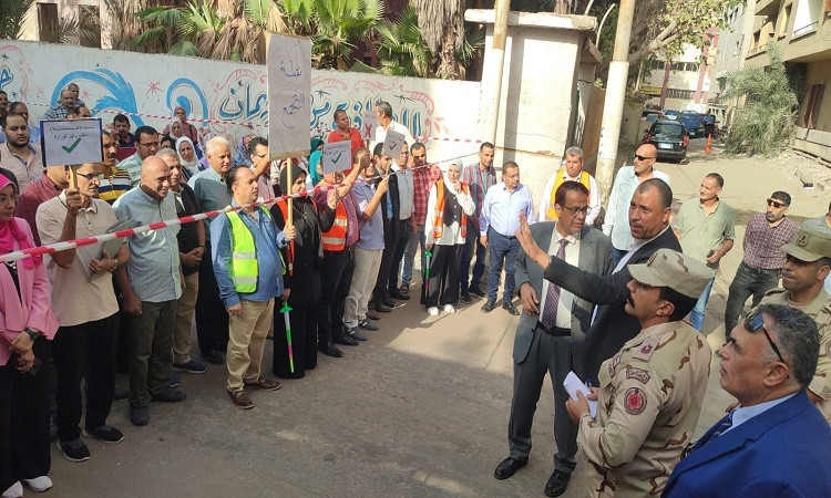 محافظ الغربية يتابع إخلاء مديريات التعليم والطرق ومستشفى التأمين والرم