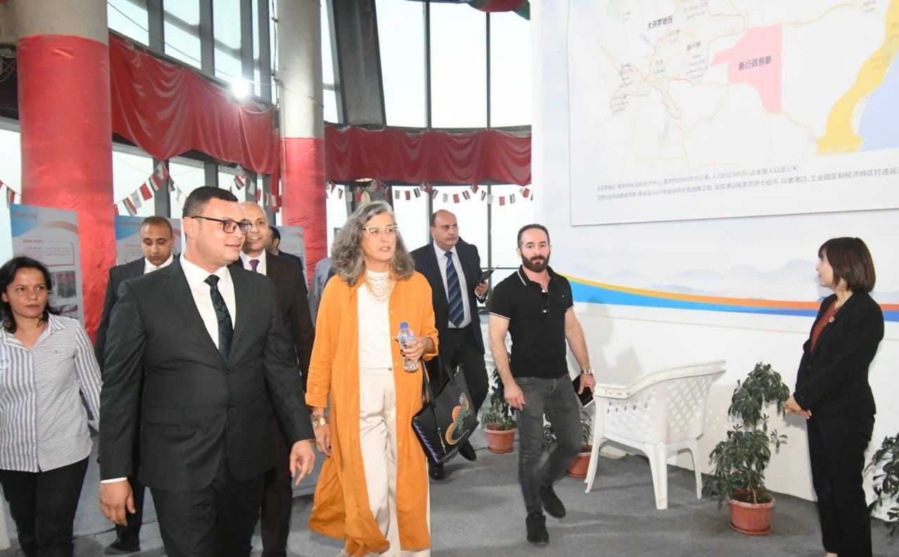 وزير الاسكان ووكيلة أمين عام الأمم المتحدة