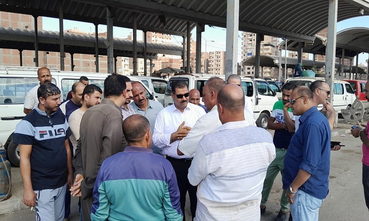 محافظ الغربية يشدد على إحكام الرقابة بمواقف السيارات