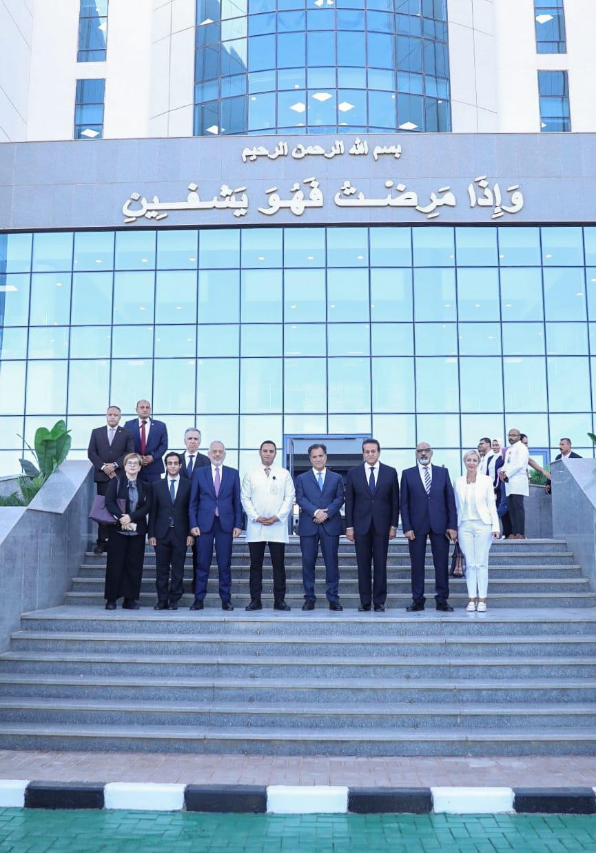 وزير الصحة اليوناني يتفقد مستشفى العاصمة الادارية