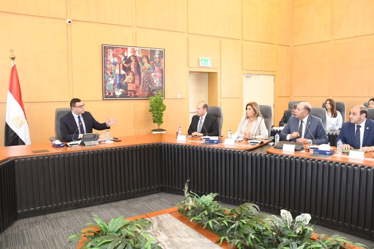 وزير الإسكان