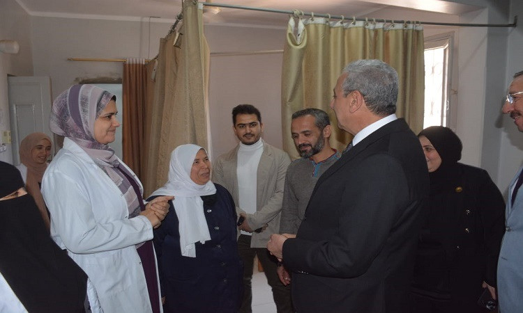 محافظ الغربية يتفقد مركز الرعاية الأولية ببنا أبو صير ومسار العائلة ال