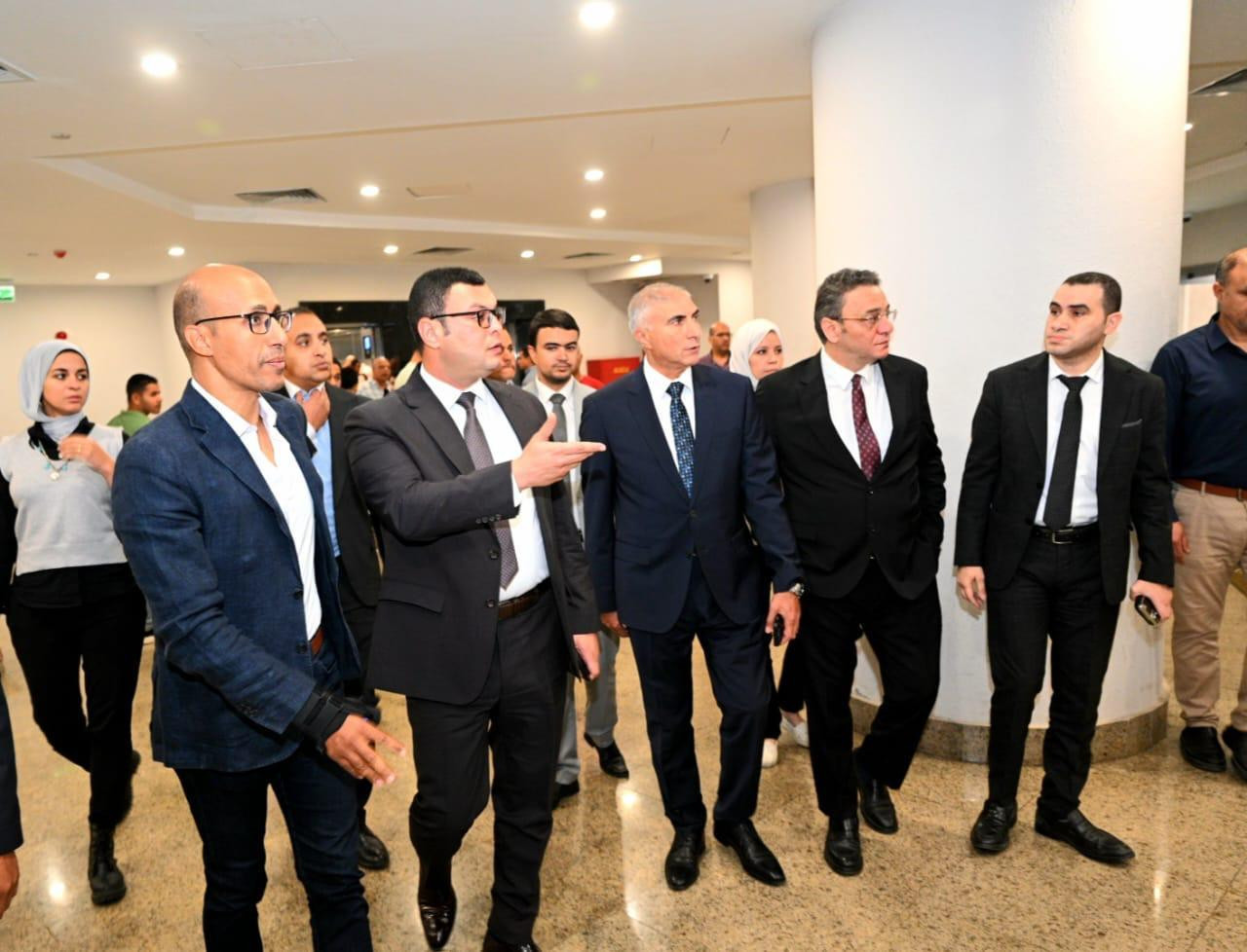 وزير الإسكان