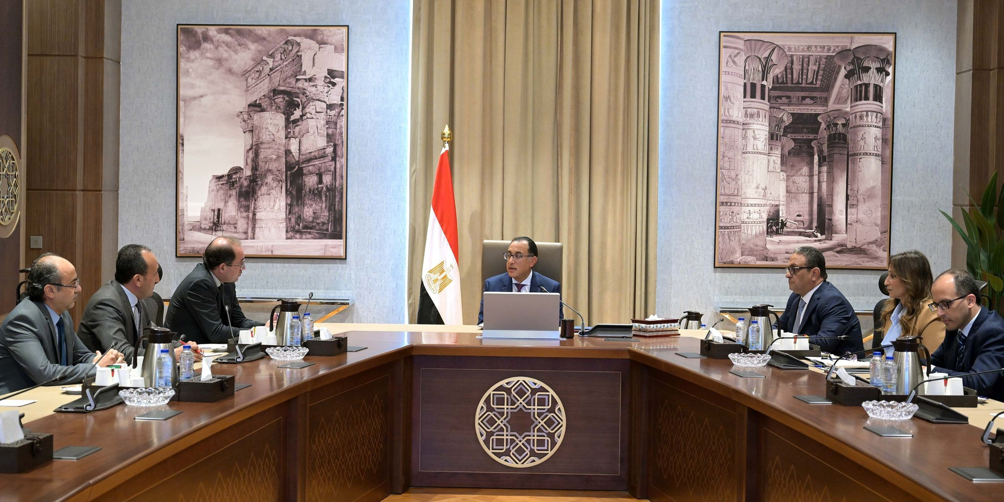 رئيس الوزراء ووزير المالية