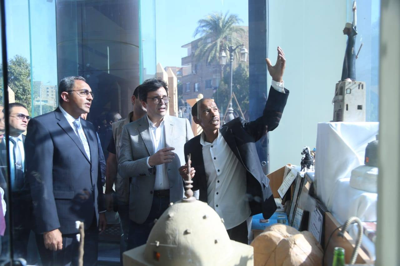 وزير الثقافة في قنا