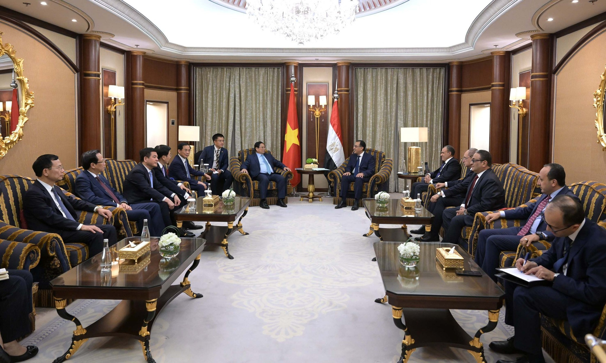 رئيس الوزراء ونظيره الفيتنامي