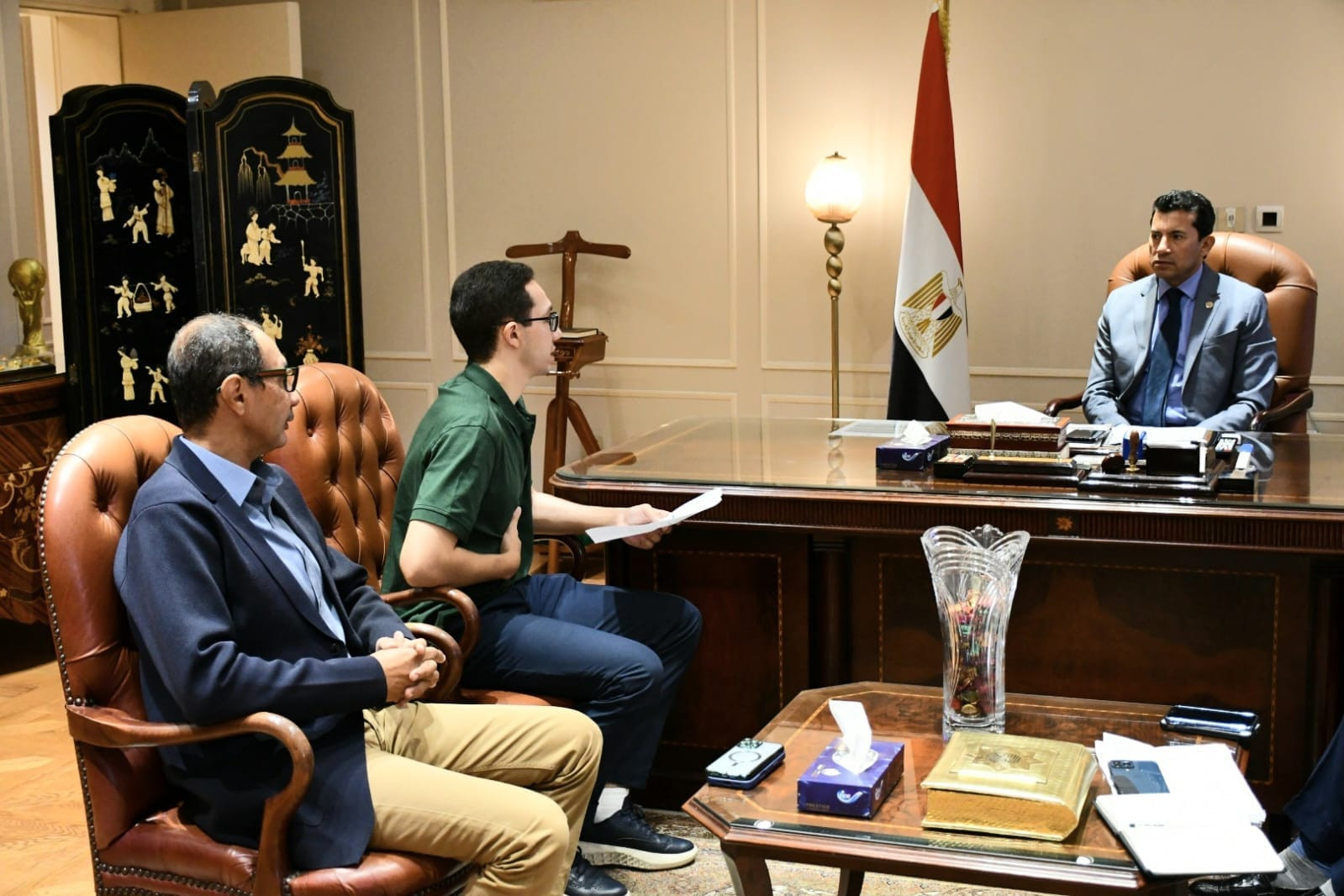 صبحي يستقبل لاعب منتخب مصر للسلاح