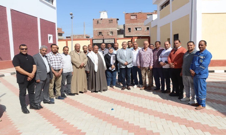 رئيس مياه الفيوم يتفقد محطة الصرف الصحي بدفنو مركز إطسا