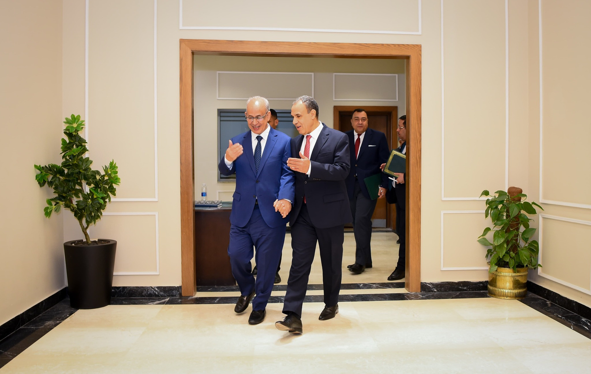 وزير الخارجية