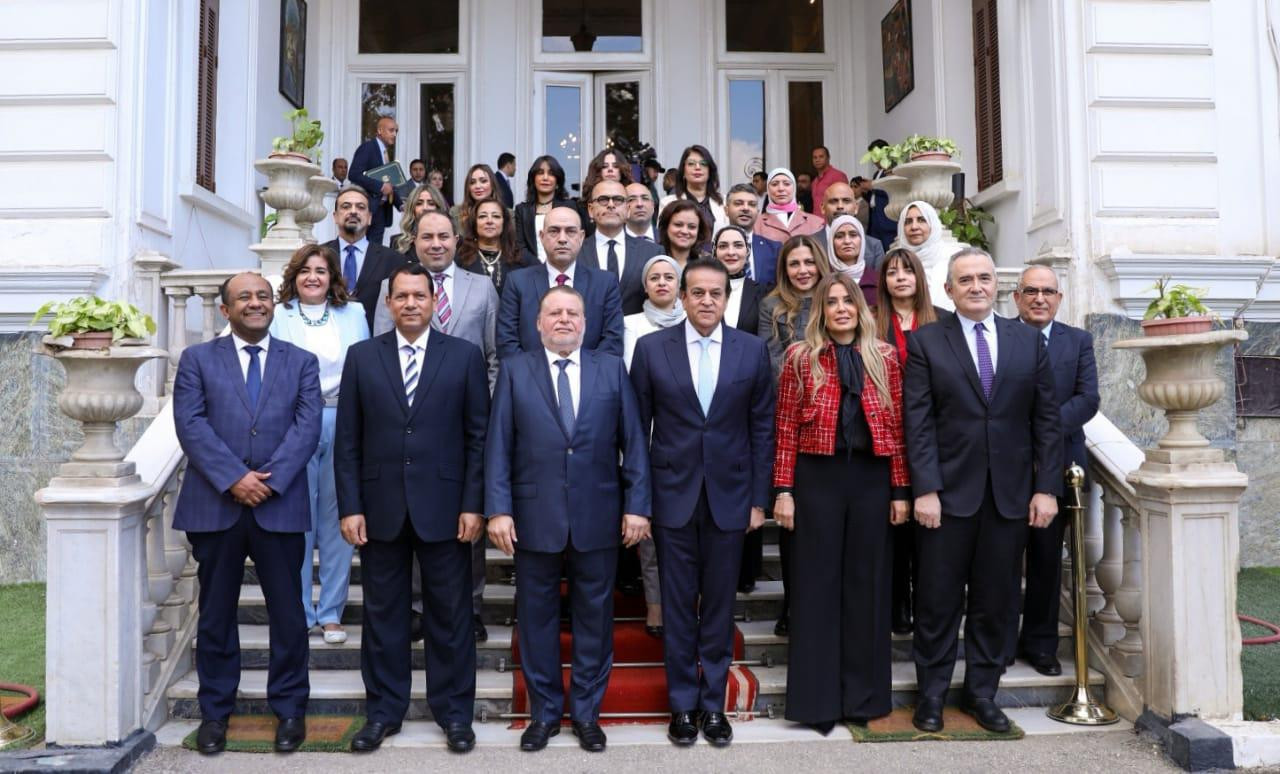 وزير الصحة ومحافظ البنك المركزي