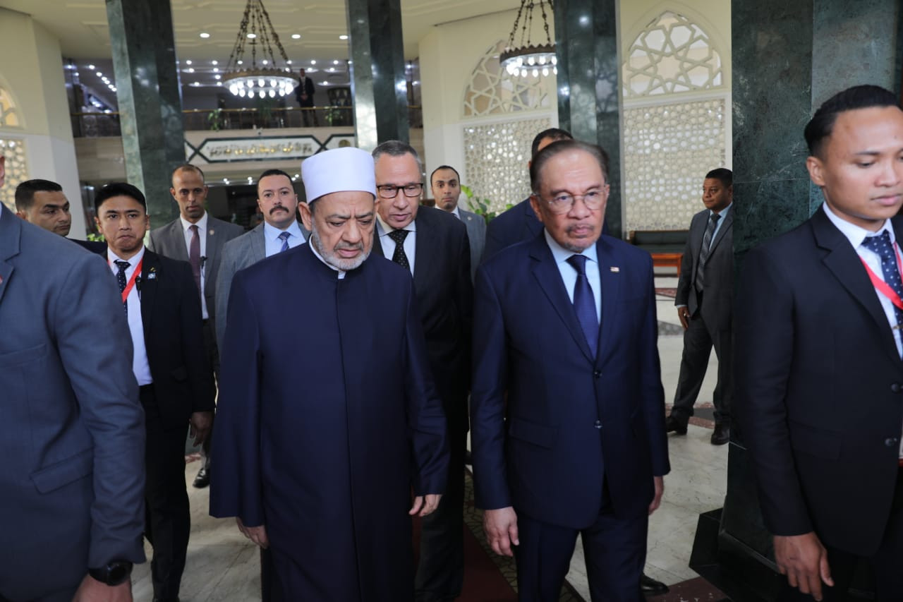 شيخ الأزهر ورئيس الوزراء الماليزي