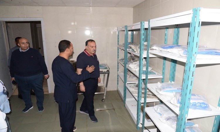 جولة مفاجئة لمحافظ أسيوط على مستشفى الغنايم للتأكد من سير العمل