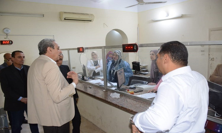 محافظ الغربية يفاجئ المركز التكنولوجي بالمحلة لمتابعة أعمال التصالح