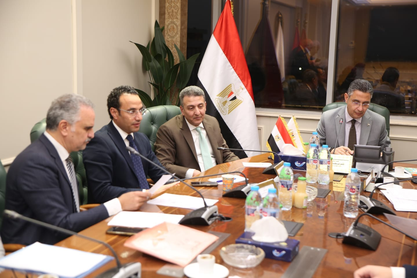 وزير التموين مع النواب