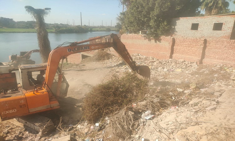 محافظ الغربية يتابع بدء أعمال استكمال تطوير كورنيش كفر الزيات