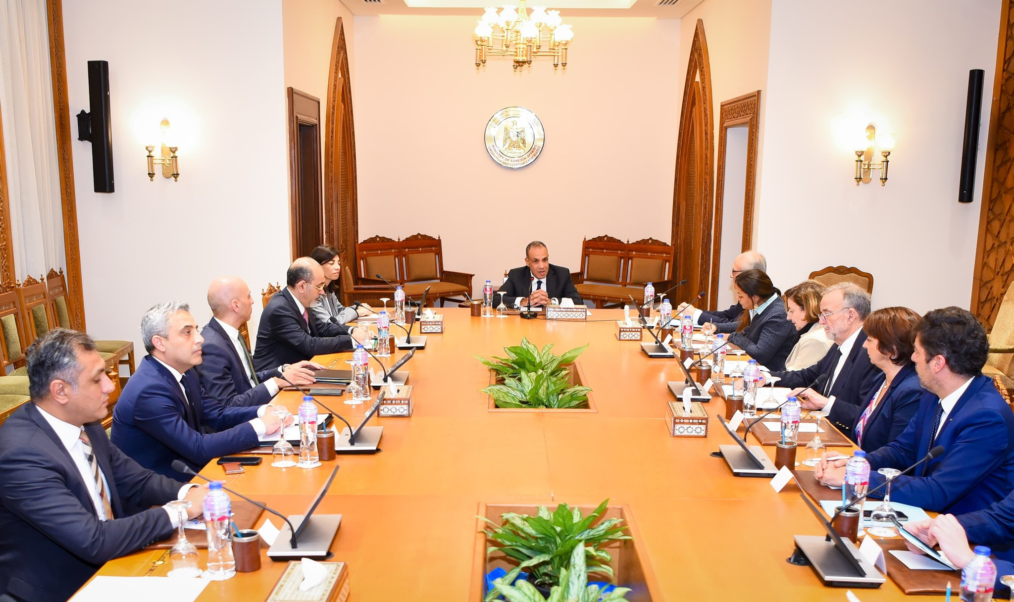 وزير الخارجية