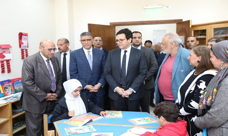 وزير الثقافة ومحافظ الجيزة يفتتحان 