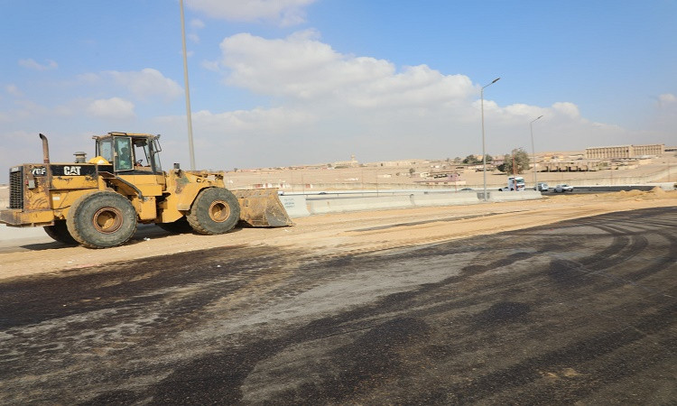 محافظ القاهرة يتفقد موقع انقلاب سيارة المواد البترولية