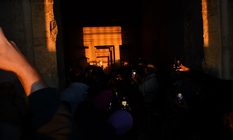 ظاهرة تعامد الشمس على قدس أقداس معبد قصر قارون