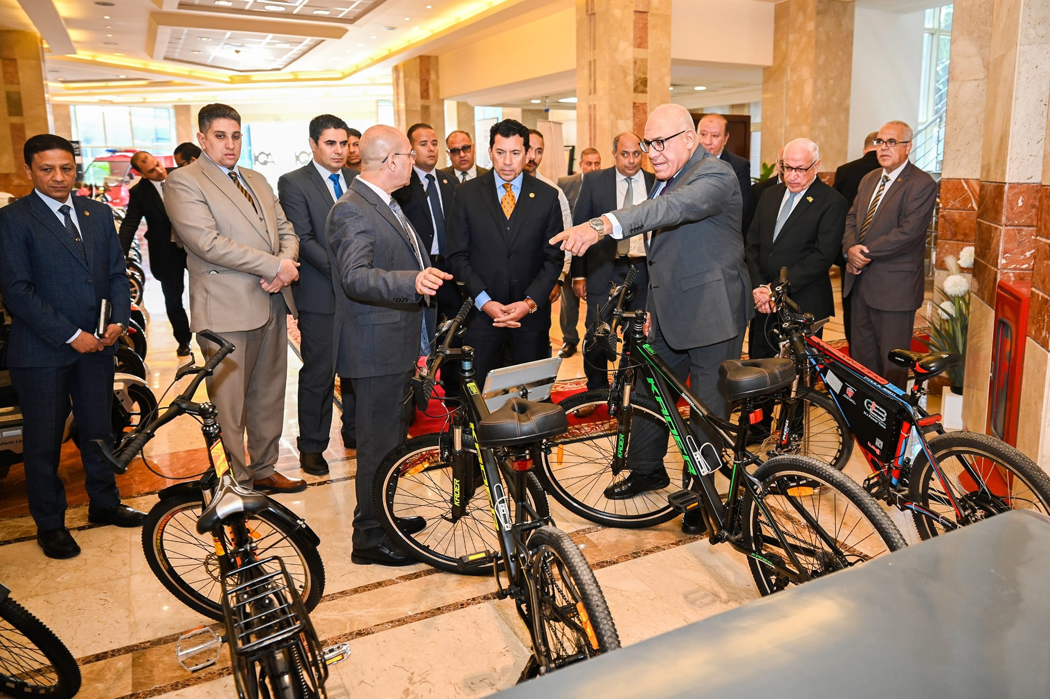 رئيس الهيئة العربية للتصنيع ووزير الشباب