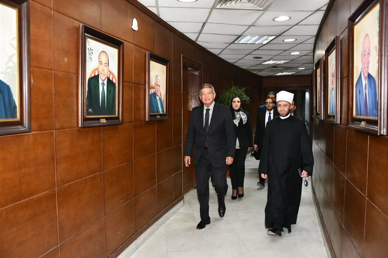 وزير الأوقاف ورئيس الأعلى للإعلام