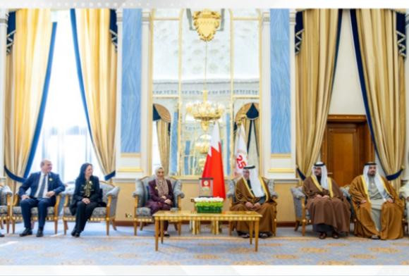 ولي عهد البحرين ووزيرة التضامن