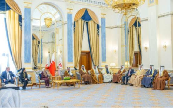 ولي عهد البحرين ووزيرة التضامن