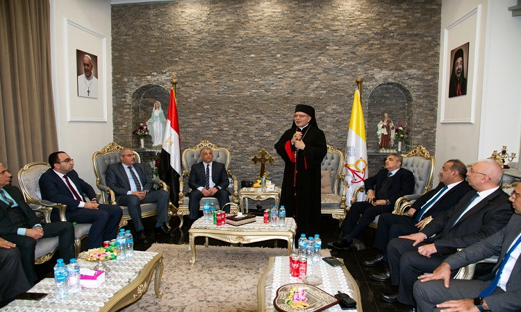 محافظ الاسماعلية ورئيس هيئة قناة السويس يهنئان الاخوة الأقباط بعيد الم