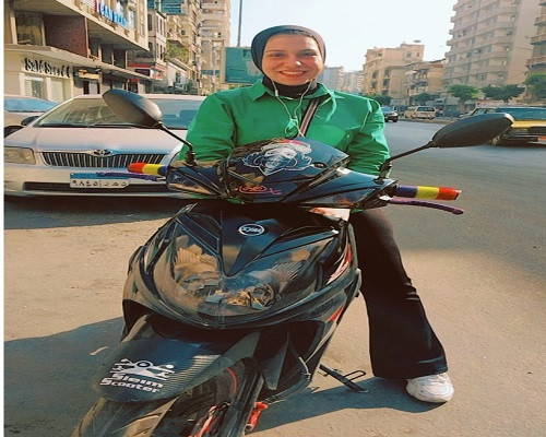 فتاة الديلفري