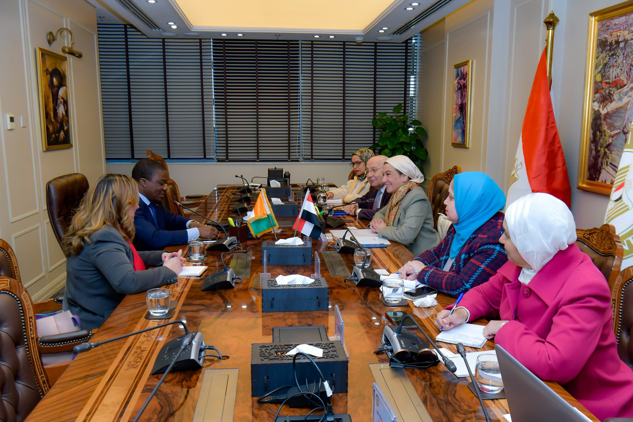 وزيرة البيئة