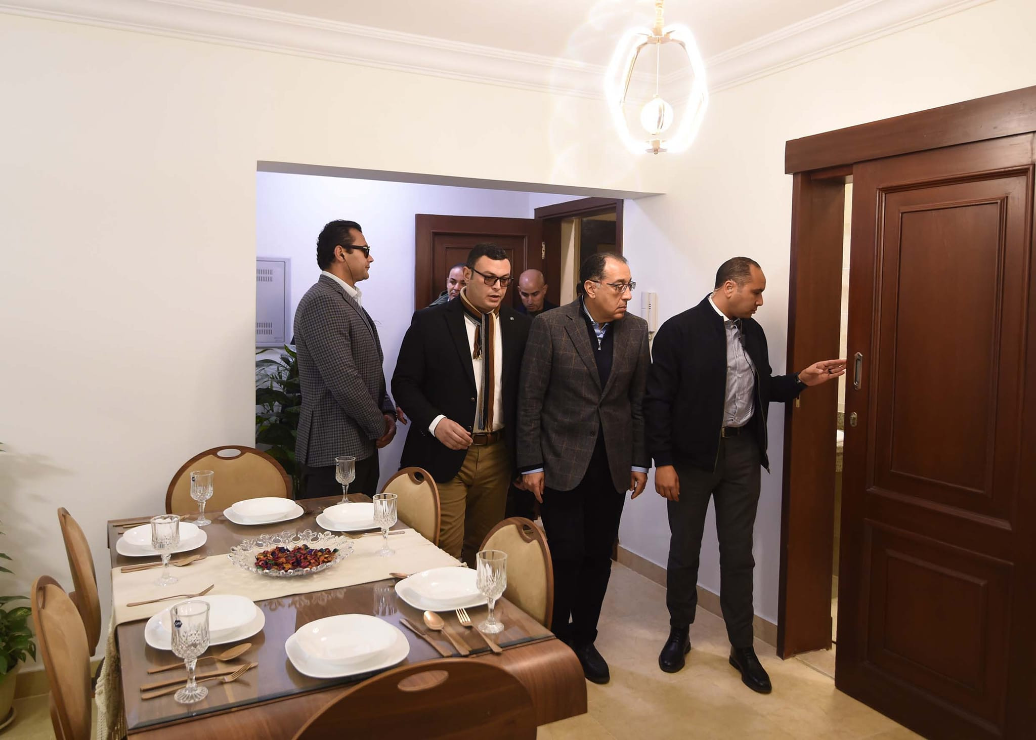 رئيس الوزراء يتفقد مشروع 