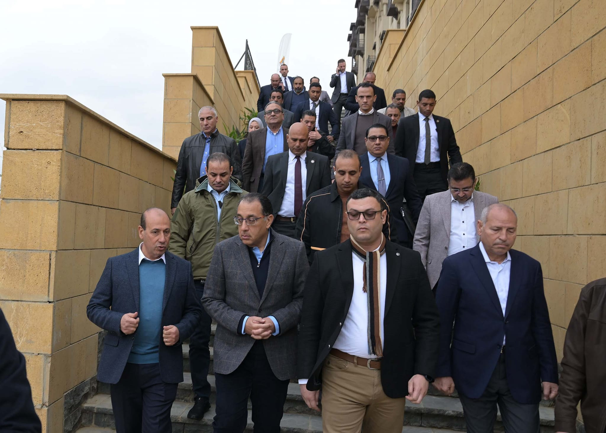 رئيس الوزراء يتفقد مشروع 