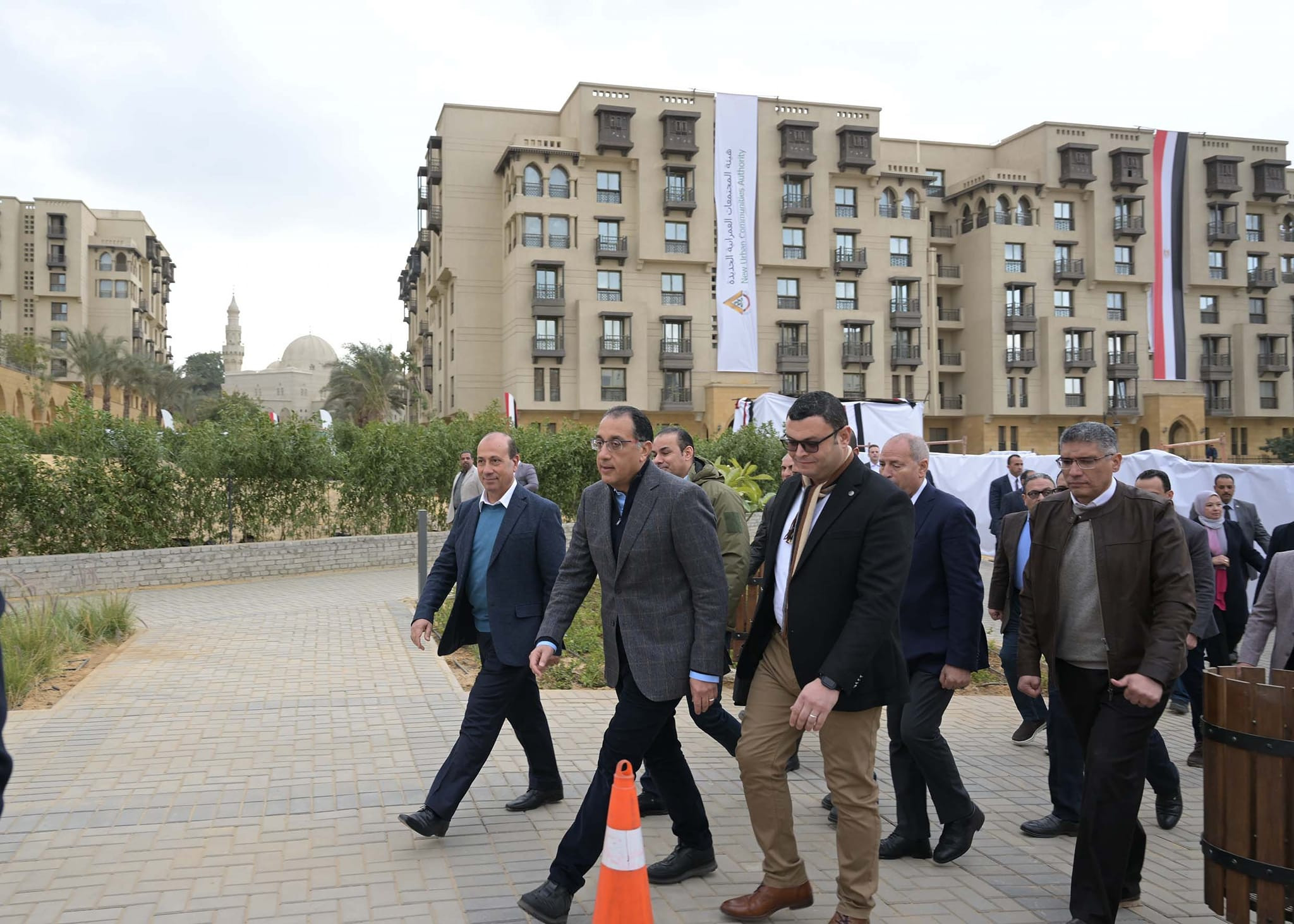 رئيس الوزراء يتفقد مشروع 