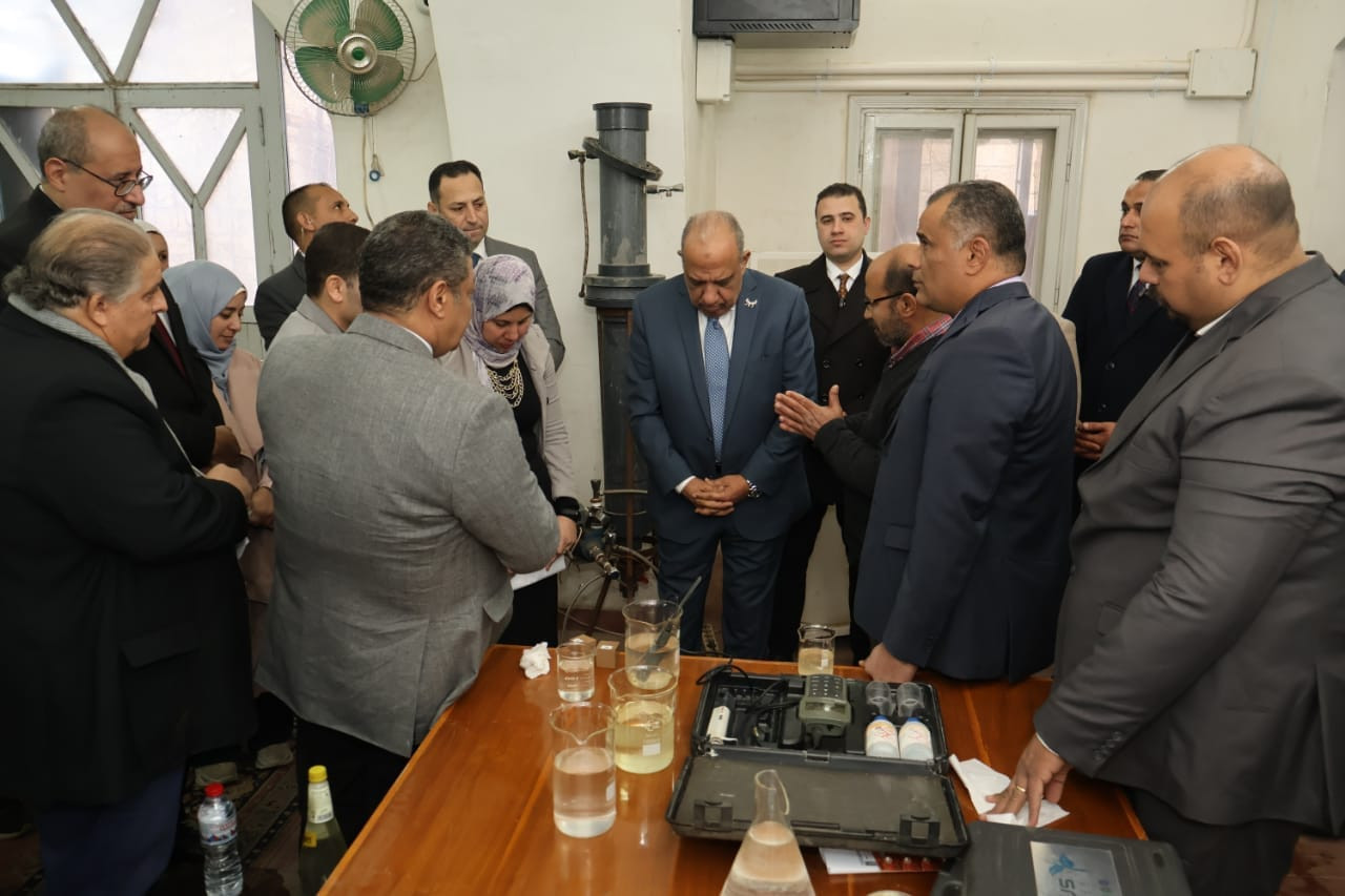 وزير الكهرباء