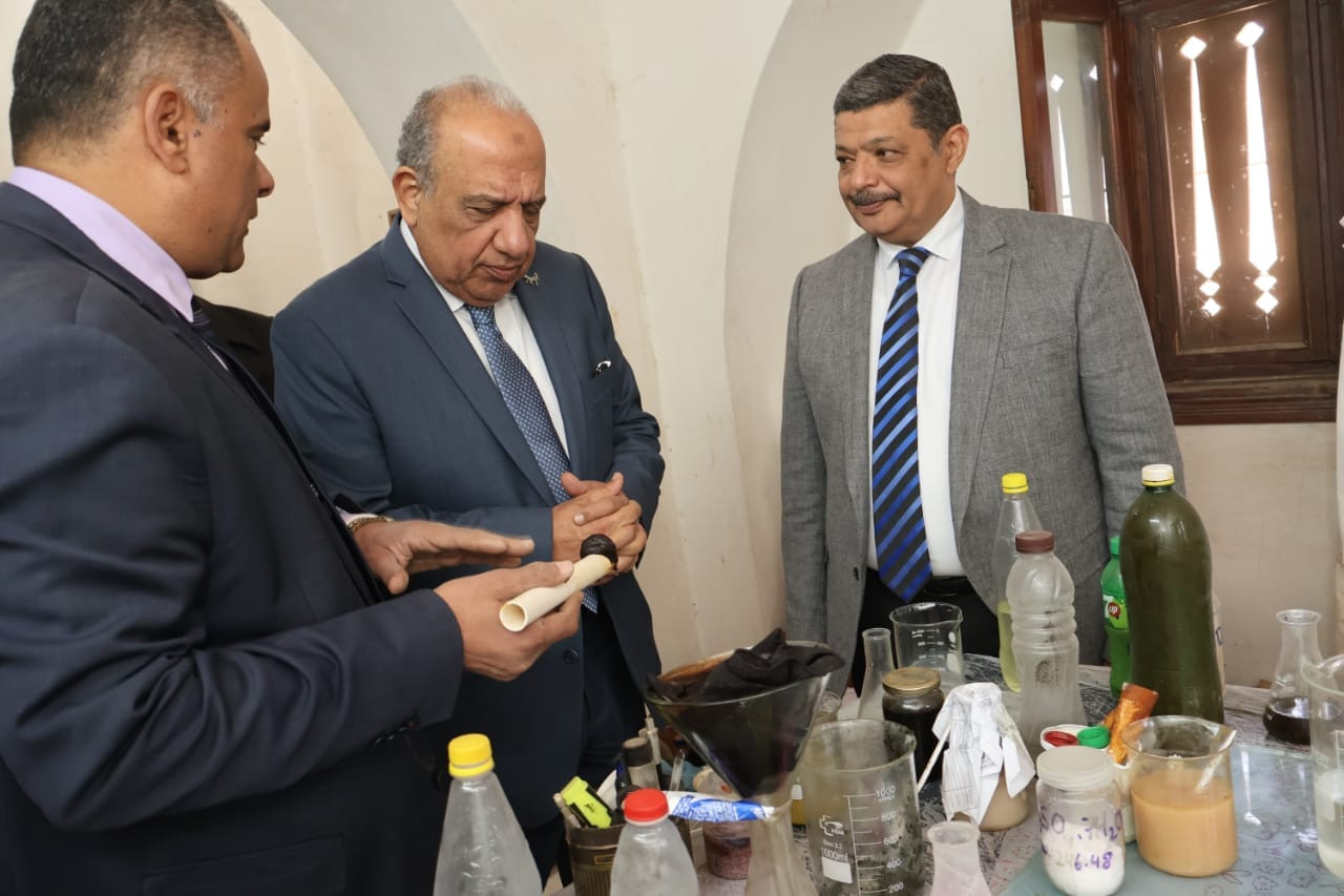 وزير الكهرباء