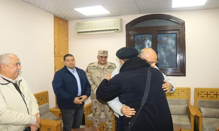 محافظ القليوبية يقدم التهنئة للإخوة الأقباط باحتفالات رأس السنة الميلادية