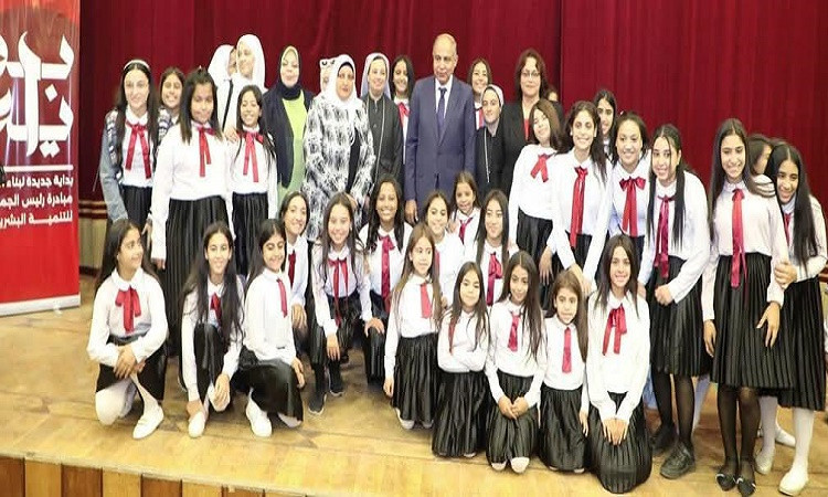 محافظ المنيا يستعرض إنجازات المرأة والطفولة خلال عام 2024
