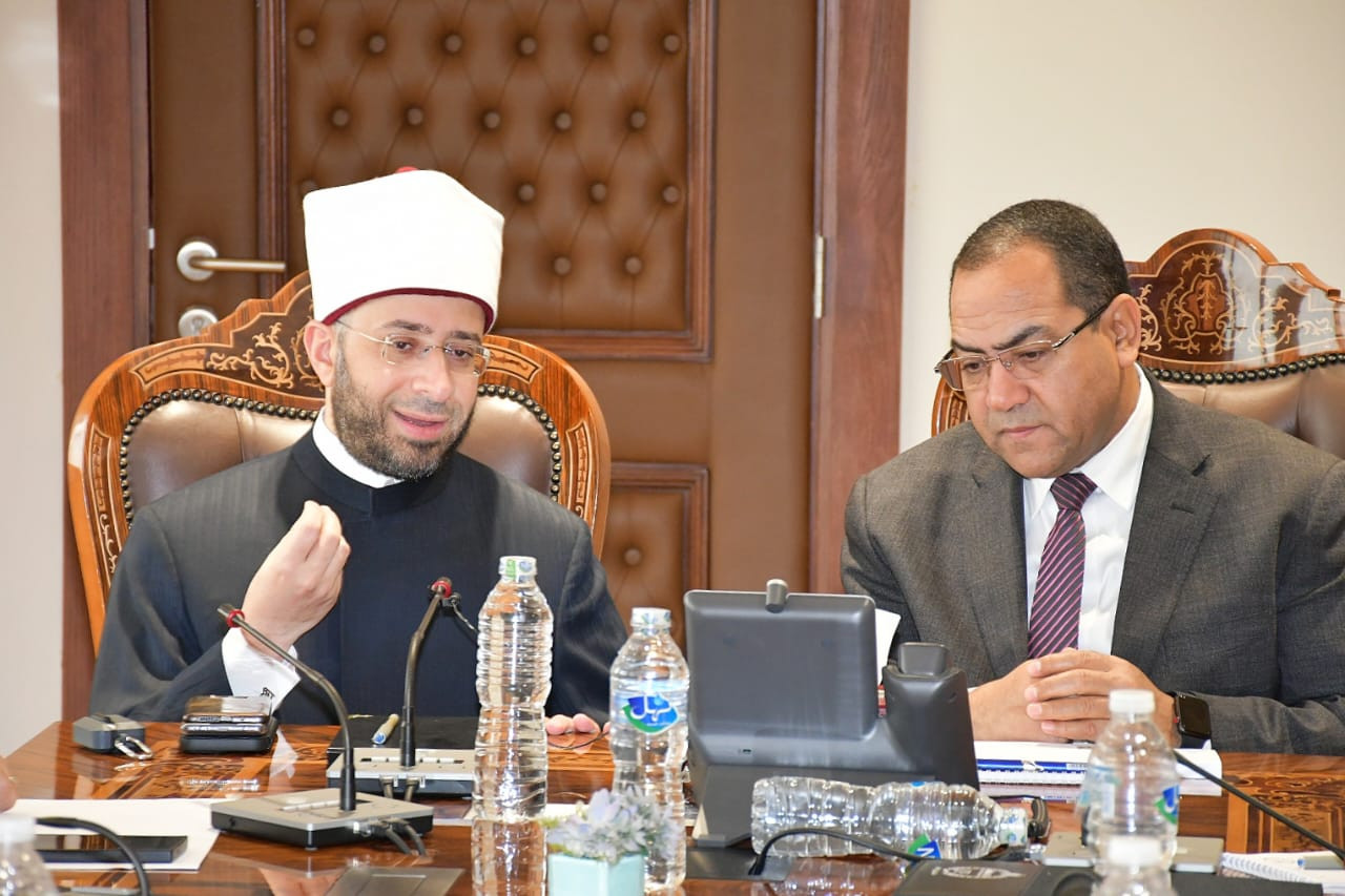 وزير الأوقاف ورئيس التنظيم والإدارة